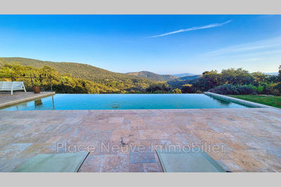 Maison - 180 m² - 5 pièces