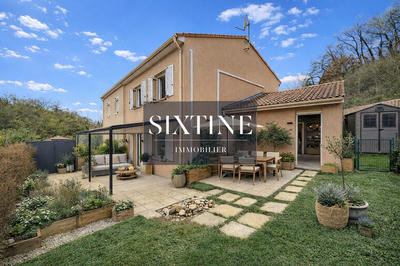 Maison traditionnelle - 82 m² - 4 pièces