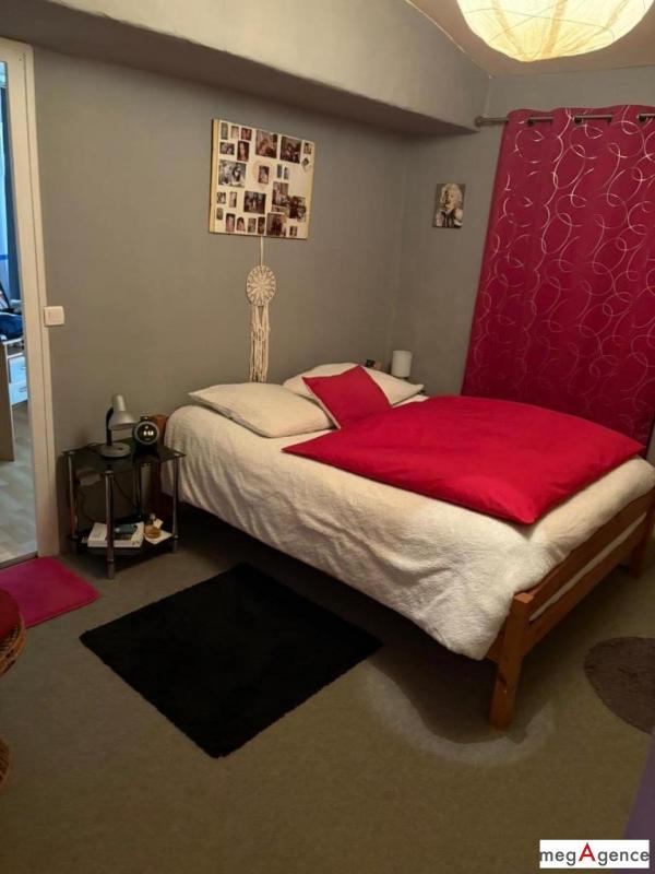 Maison - 323 m² - 12 pièces