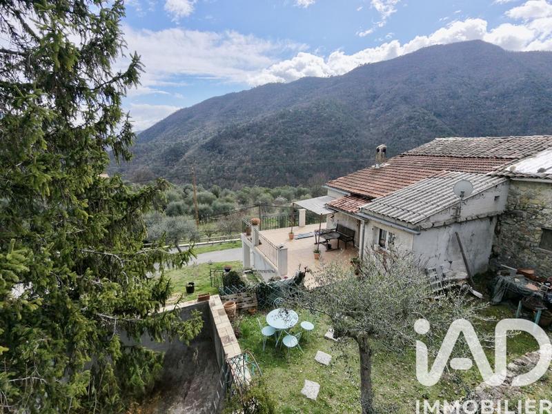 Maison - 97 m² - 5 pièces