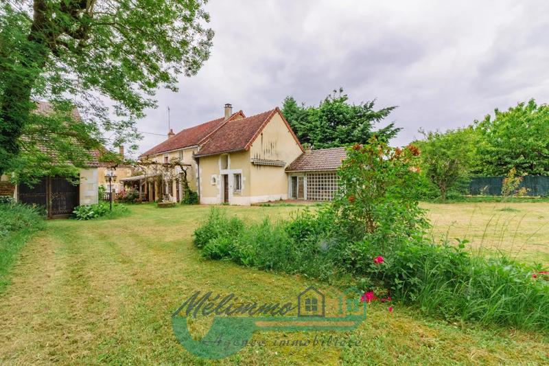 Maison - 373 m² - 11 pièces