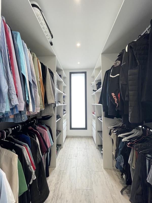 Villa - 260 m² - 8 pièces