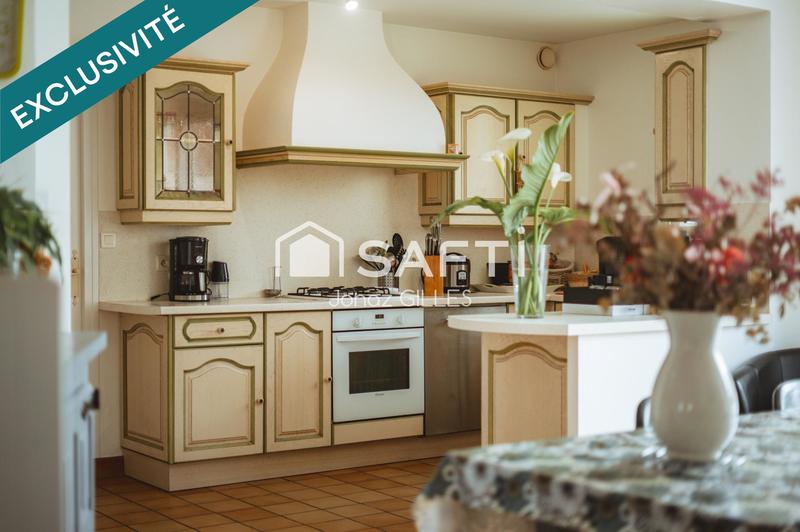 Maison - 200 m² - 6 pièces