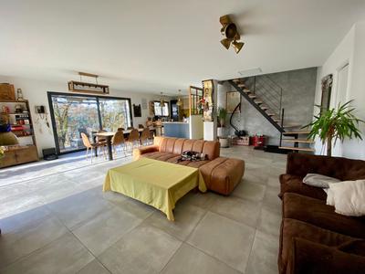 Maison - 163 m² - 2 pièces