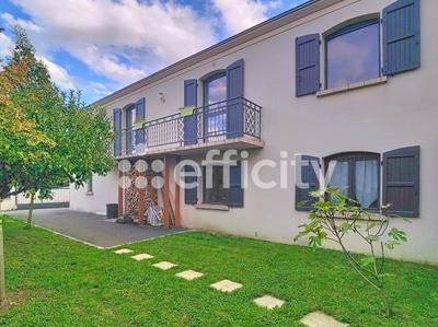 Maison - 205 m² - 8 pièces