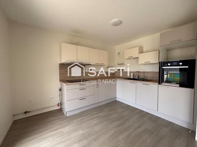 Maison - 94 m² - 5 pièces