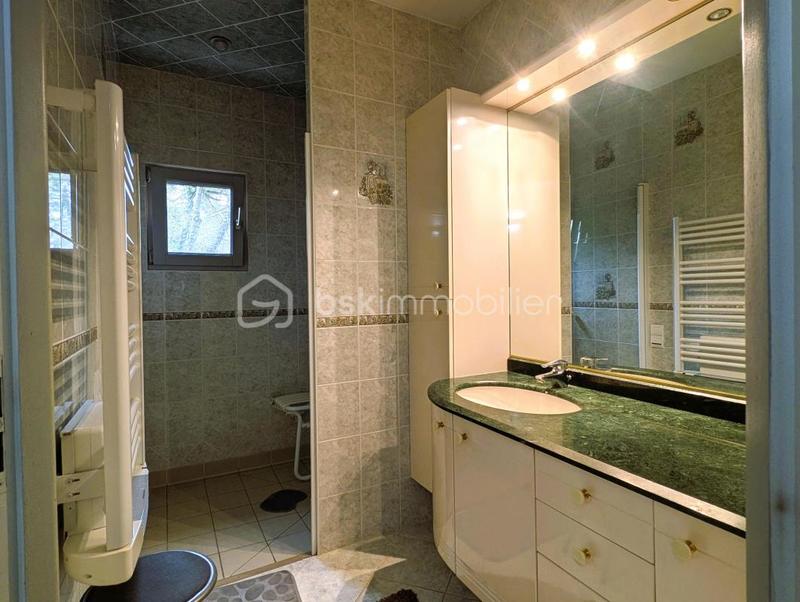 Demeure - 299 m² - 10 pièces