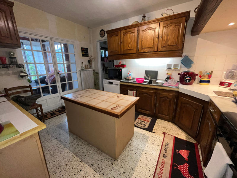 Maison - 240 m² - 9 pièces