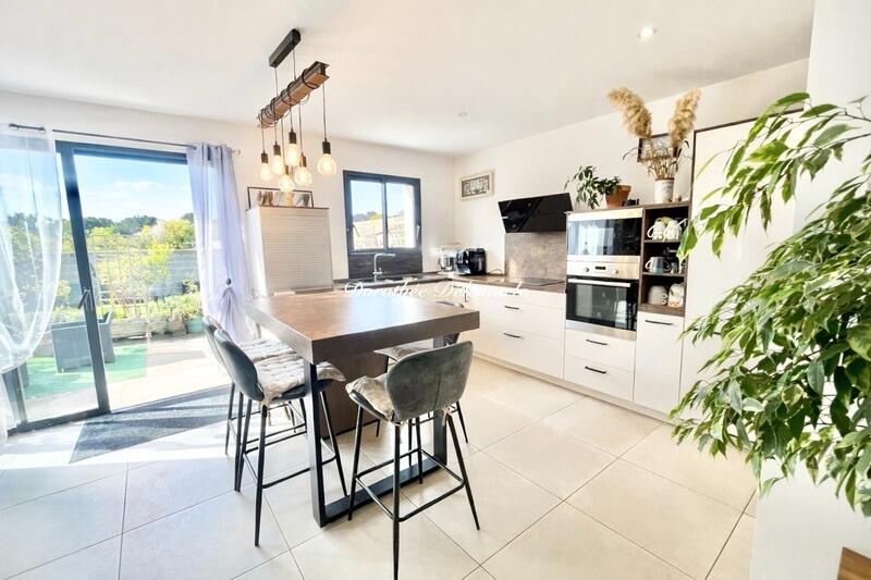 Maison - 96 m² - 3 pièces