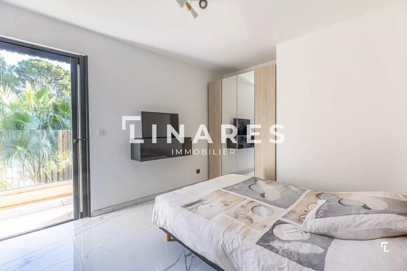 Villa - 242 m² - 5 pièces