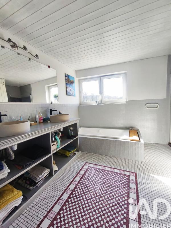 Maison - 237 m² - 8 pièces