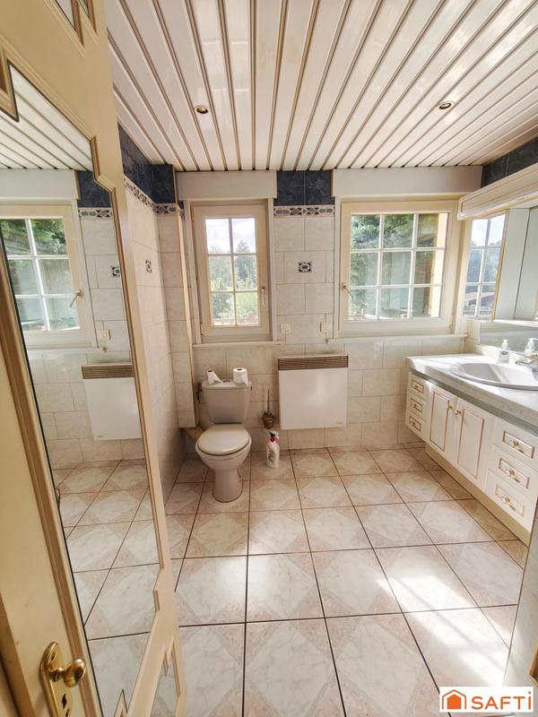 Maison - 180 m² - 7 pièces