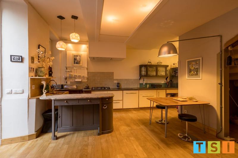 Maison - 200 m² - 8 pièces