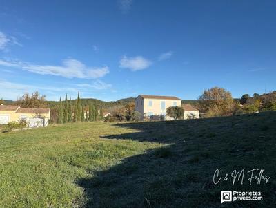 Terrain constructible - 1 021 m²