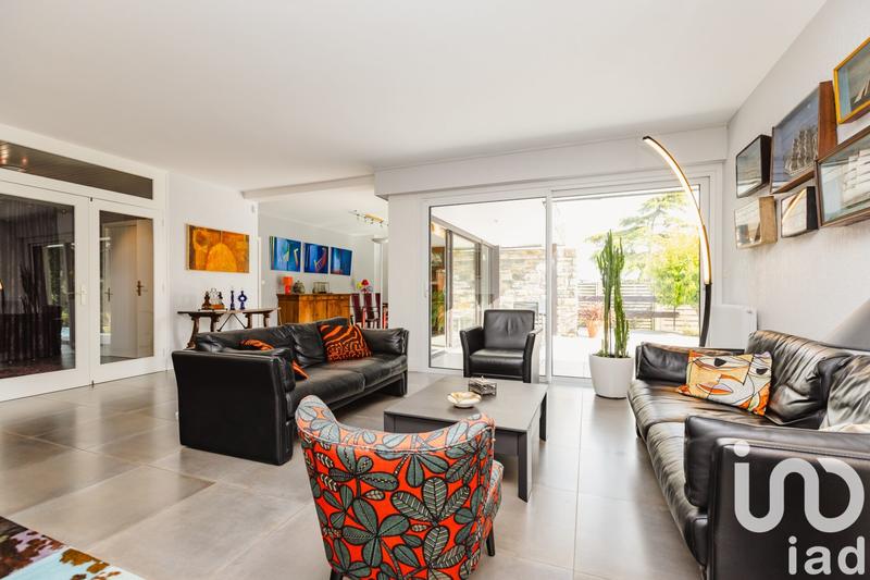 Maison - 210 m² - 8 pièces