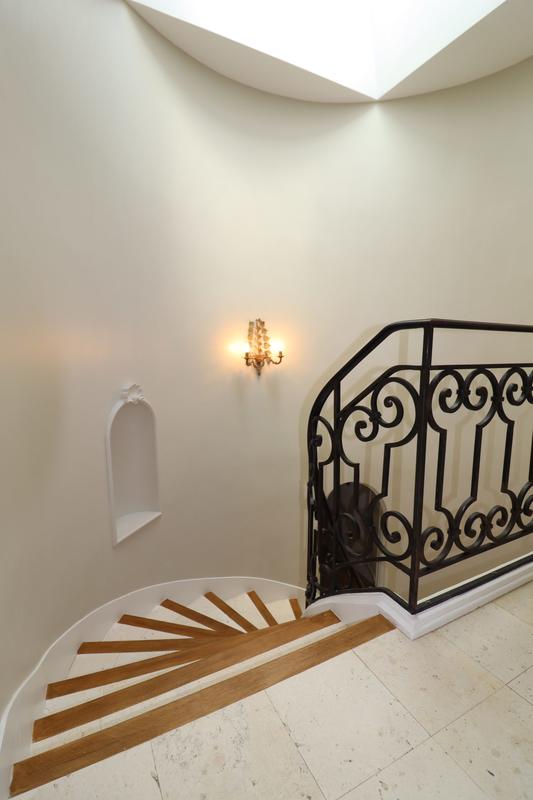 Maison ancienne - 232 m² - 8 pièces