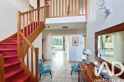 Maison - 195 m² - 8 pièces