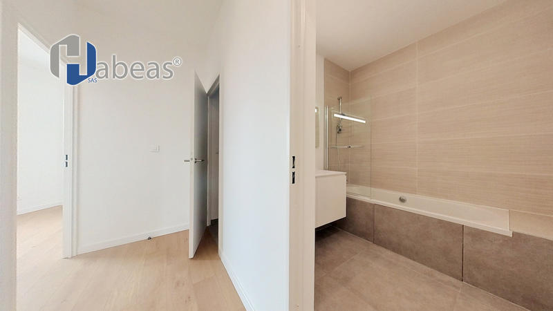 Appartement - 90 m² - 4 pièces