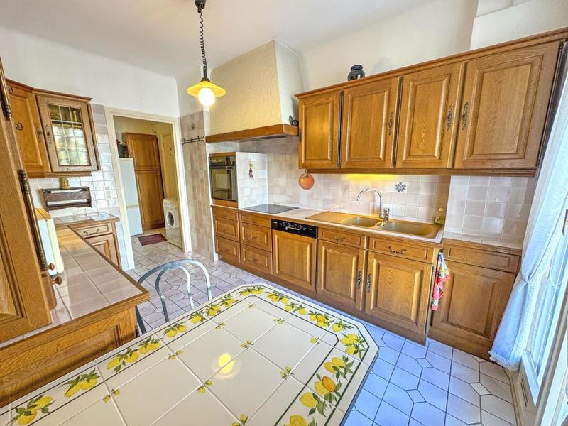 Appartement - 174 m² - 6 pièces