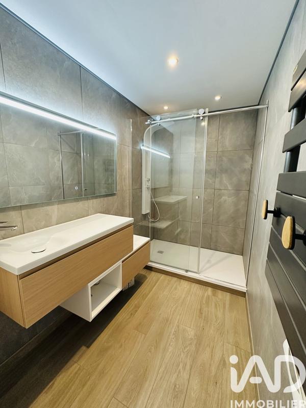 Maison - 216 m² - 12 pièces