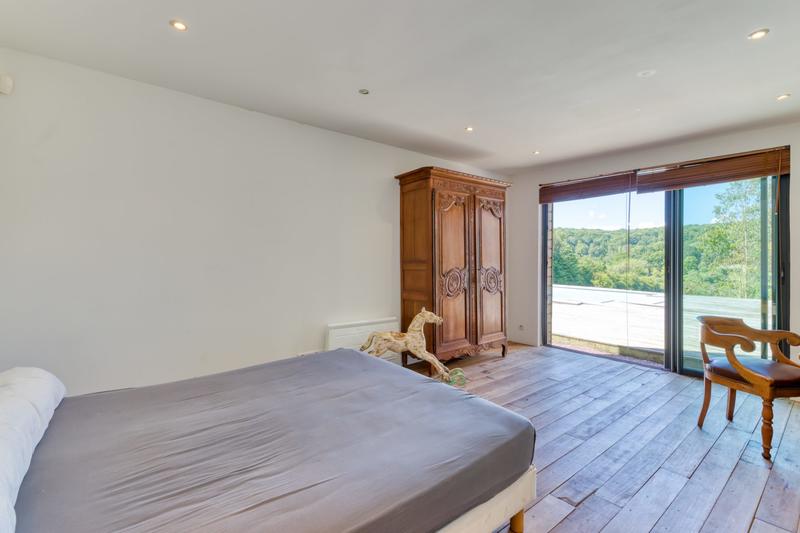 Maison contemporaine - 261 m² - 7 pièces