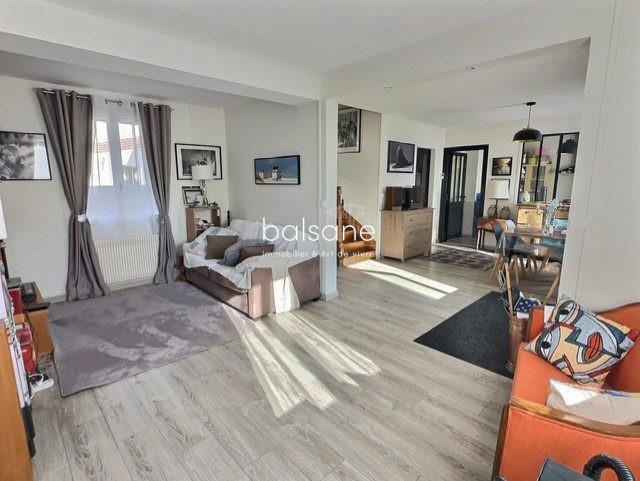 Maison - 102 m² - 5 pièces