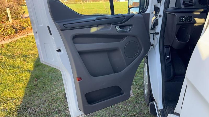 Ford Transit Custom Fourgon Combi L2h1 2.0 Ecoblue 130 Trend Business