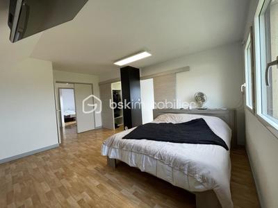 Maison - 137 m² - 5 pièces