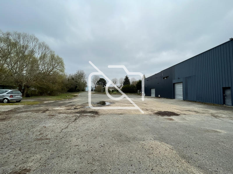 Entrepôt - 1 000 m²