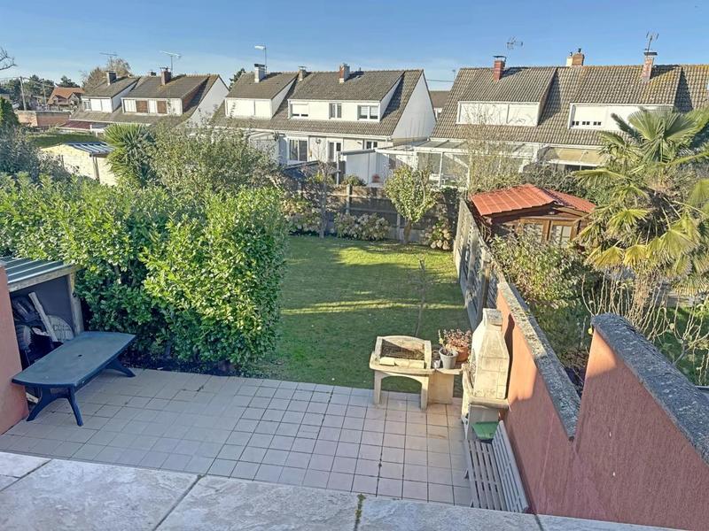 Maison - 94 m² - 5 pièces