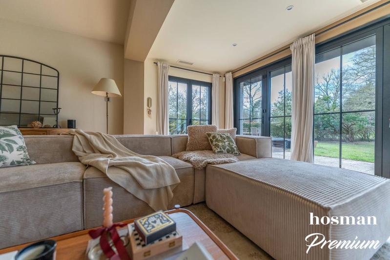 Maison - 180 m² - 6 pièces