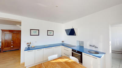 Maison - 240 m² - 11 pièces