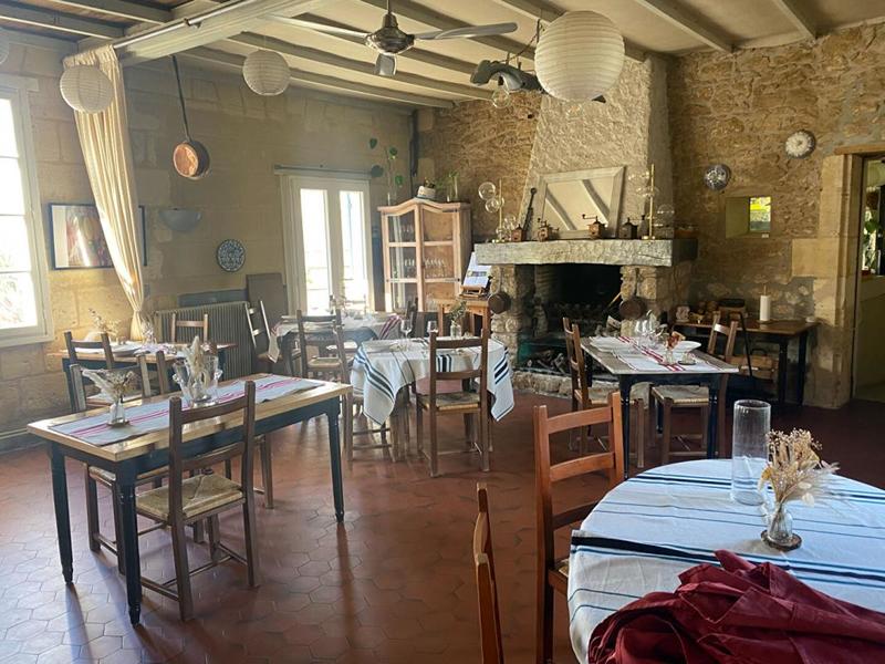 Maison - 300 m² - 7 pièces