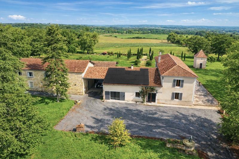 Maison - 375 m² - 10 pièces