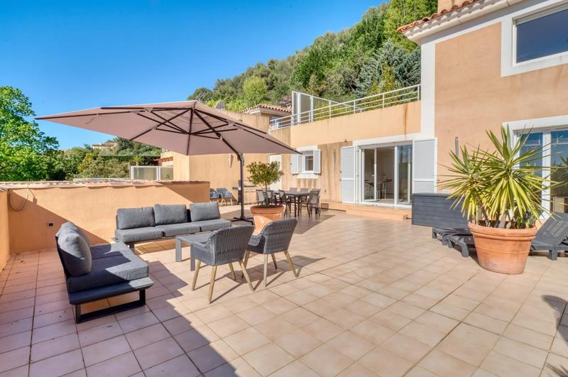 Appartement villa - 108 m² - 4 pièces