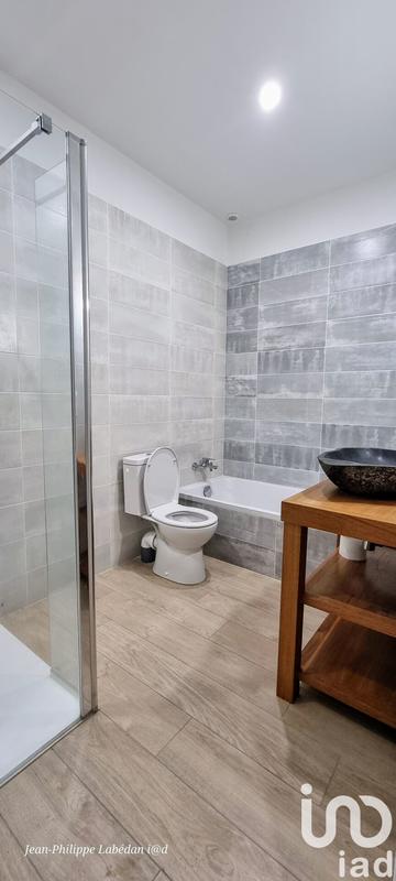 Maison - 215 m² - 7 pièces