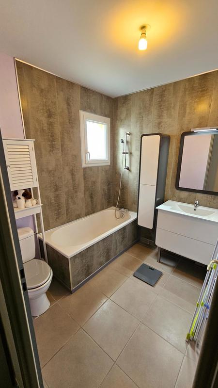 Maison - 95 m² - 5 pièces