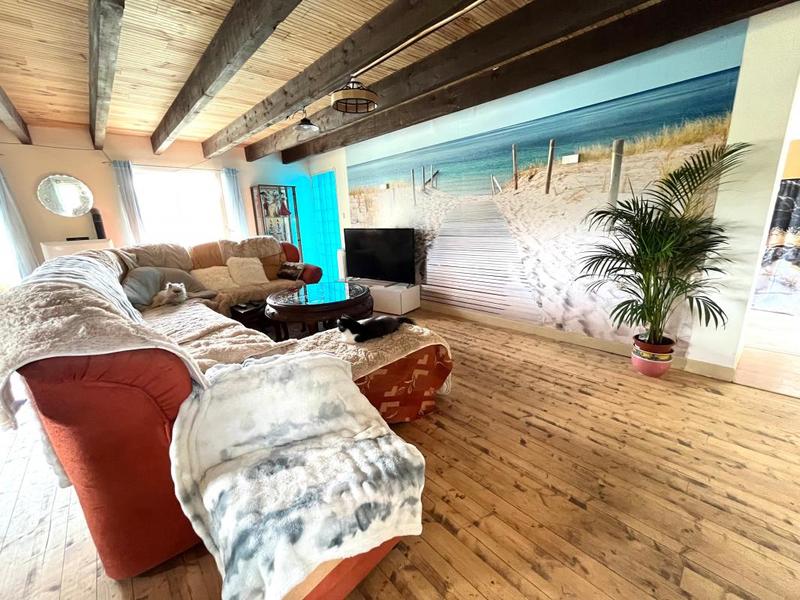 Maison - 230 m² - 7 pièces