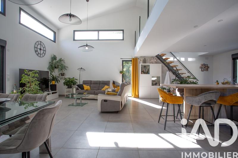 Maison - 166 m² - 6 pièces