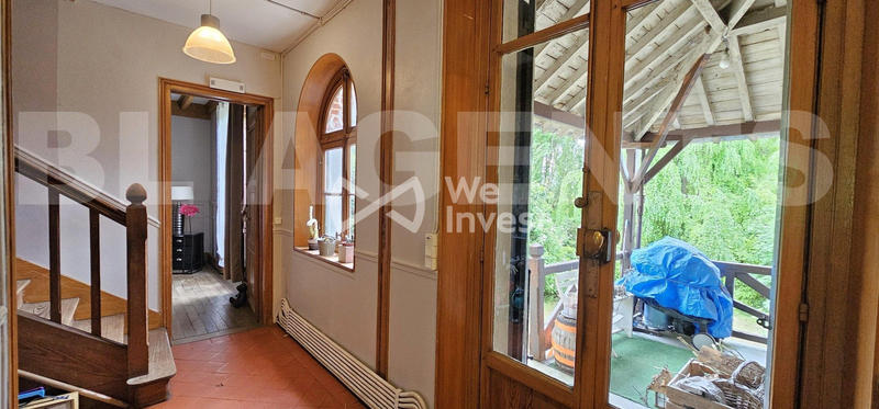 Maison - 220 m² - 11 pièces