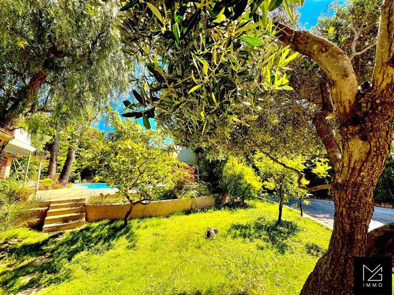 Villa - 230 m² - 8 pièces