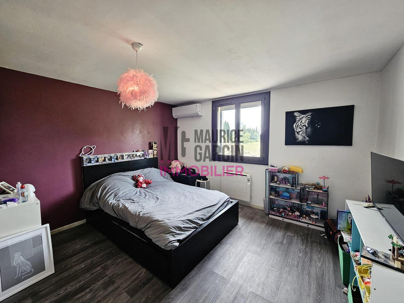 Maison - 232 m² - 8 pièces