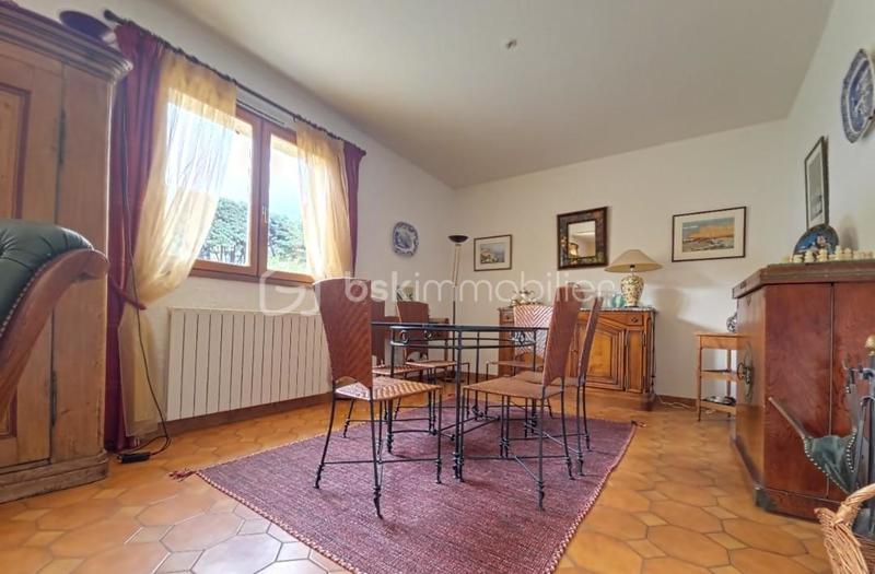 Villa - 182 m² - 8 pièces