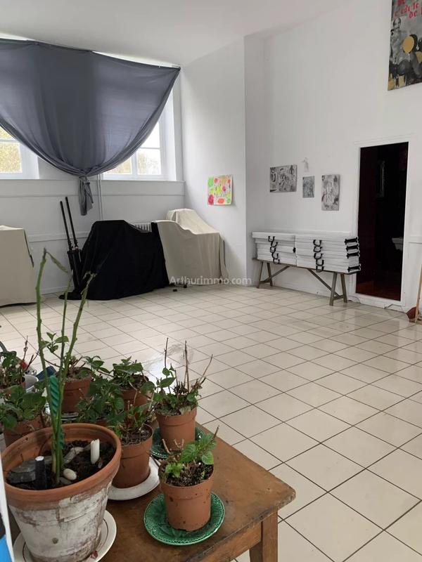 Maison - 384 m² - 18 pièces