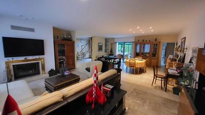 Maison - 229 m² - 8 pièces