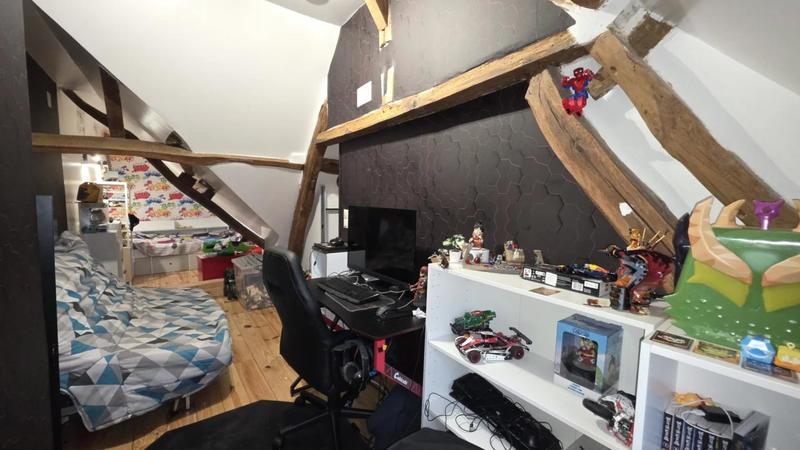 Maison - 83 m² - 5 pièces