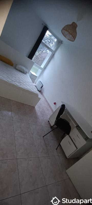 Chambre - 11 m² - 1 pièce