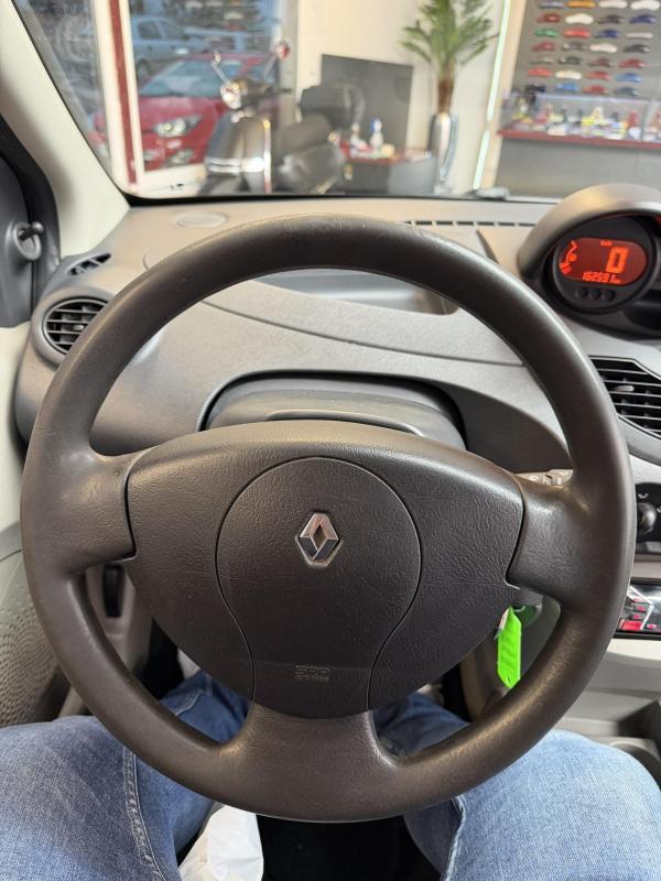 Renault Twingo II 1.2 i 16v 75 Cv