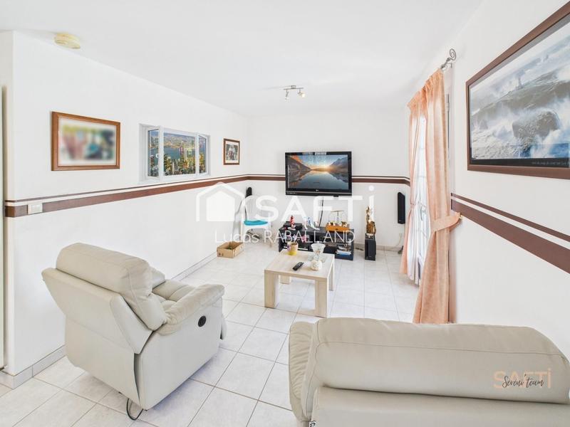 Maison - 95 m² - 5 pièces