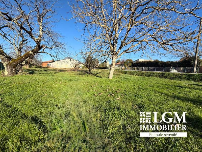 Terrain constructible - 834 m²